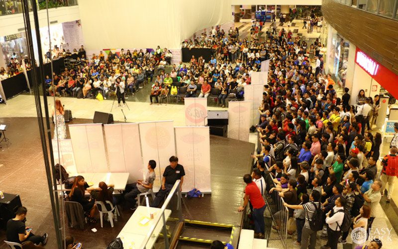 GLORIETTA-CROWD